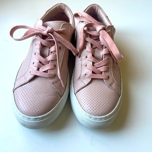 GREATS Royals perforated pink sneaker. Made in Italy.